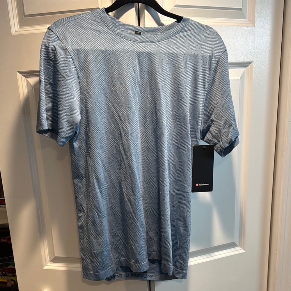 Lululemon Blue Patterned T-Shirt